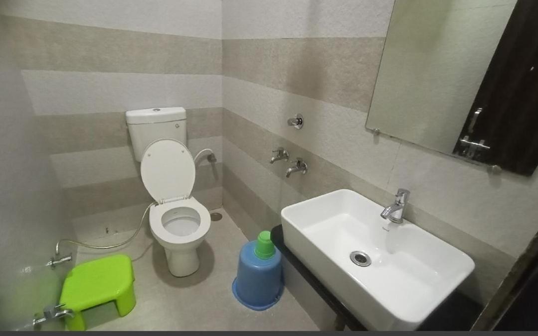 Hotel Paradise Stays Pachmarhī Екстериор снимка